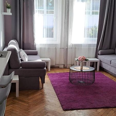 Sweet 16 Apartment In The Party District Budapeste Exterior foto