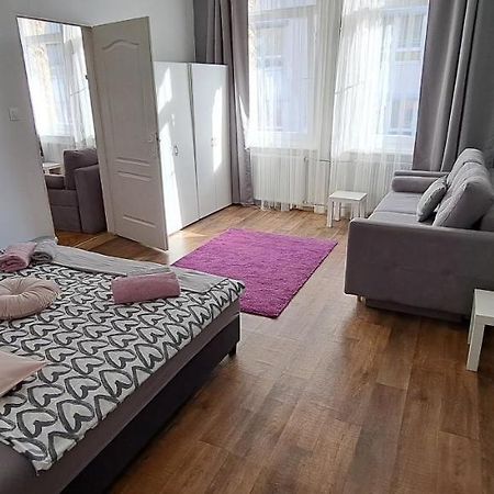 Sweet 16 Apartment In The Party District Budapeste Exterior foto