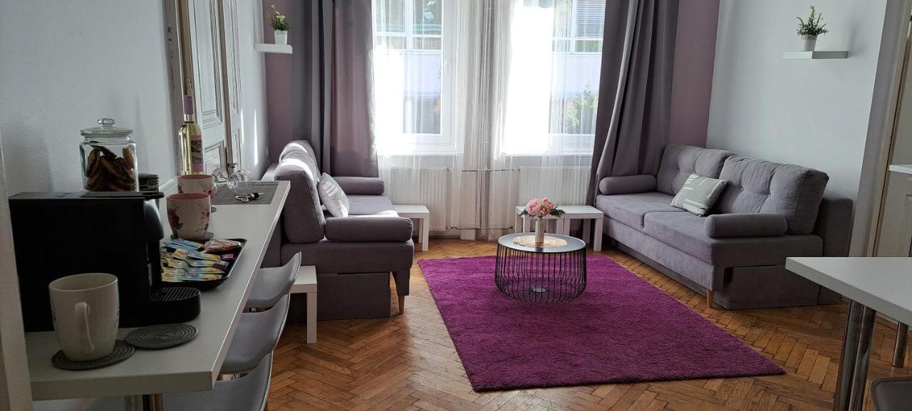 Sweet 16 Apartment In The Party District Budapeste Exterior foto