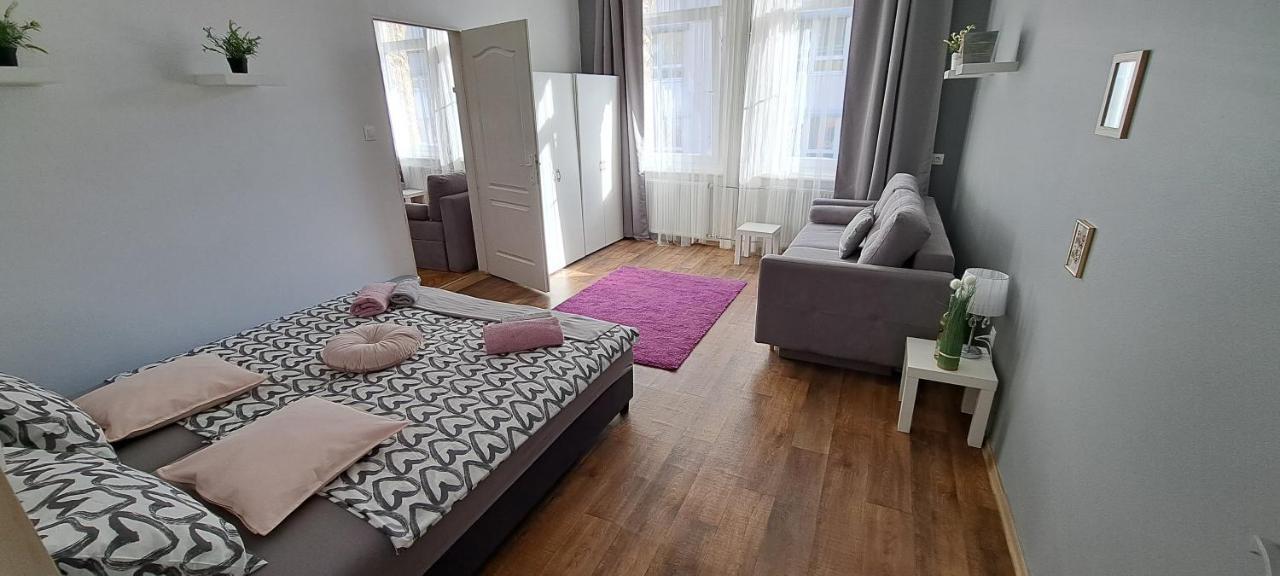 Sweet 16 Apartment In The Party District Budapeste Exterior foto